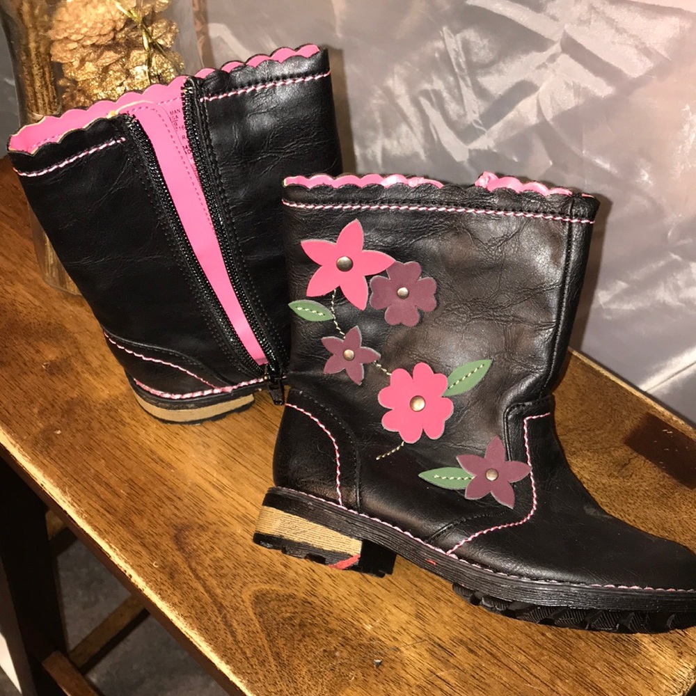 Little girls black boots size 9